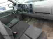 2011 GMC Sierra 1500 Work Truck z VIN 1GTN2TE0XBZ105489, wystawiony jako Copart lot #60277115 z przebiegiem 158 408 mil mil oraz Szkoda całkowita • Salvage title. Historia ofert i sprzedaży dostępna na DreamBid. Obrazek 8.
