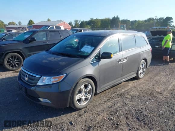2013 Honda Odyssey Touring с VIN 5FNRL5H9XDB028698, выставлен на аукционе IAAI как лот 43095317 с пробегом 189 817 миль миль и . История ставок и продаж доступна на DreamBid. Изображение 2.