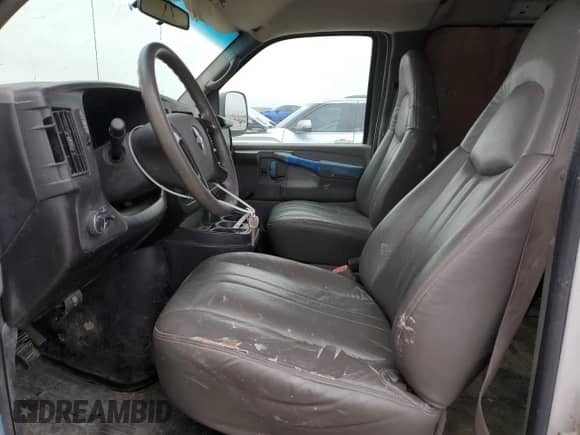 2009 Chevrolet Express Cargo с VIN 1GCFG15X791112979, выставлен на аукционе Copart как лот 41414065 с пробегом 243 463 миль миль и Списание • Salvage title. История ставок и продаж доступна на DreamBid. Изображение 7.