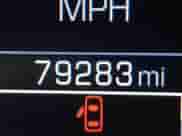 2018 GMC Sierra 1500 SLT z VIN 3GTU2NEC1JG470434, wystawiony jako IAAI lot #43335361 z przebiegiem 79 283 mil mil oraz . Historia ofert i sprzedaży dostępna na DreamBid. Obrazek 15.