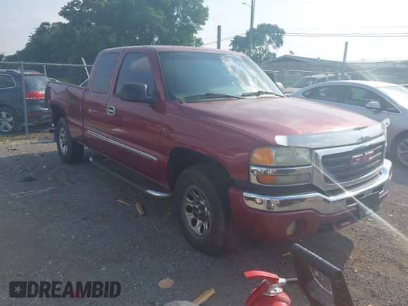 2004 GMC Sierra 1500 SLT with VIN 2GTEK19T141218929, listed as a IAAI auction lot 42412421 with 197,351 mi miles and . Bid and sale history available at DreamBid. Image 1.