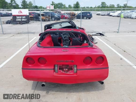 1984 Chevrolet Corvette с VIN 1G1AY0786E5117108, выставлен на аукционе IAAI как лот 42896886 с пробегом Не указан миль и . История ставок и продаж доступна на DreamBid. Изображение 16.