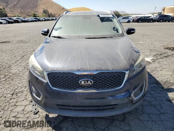 2018 Kia Sorento LX z VIN 5XYPG4A57JG352256, wystawiony jako Copart lot #84993075 z przebiegiem 94 665 mil mil oraz Czysty tytuł • Clean title. Historia ofert i sprzedaży dostępna na DreamBid. Obrazek 5.