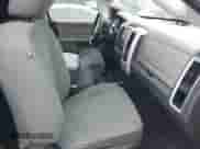 2011 Ram 1500 Big Horn z VIN 1D7RB1GT6BS663660, wystawiony jako IAAI lot #41540624 z przebiegiem 181 364 mil mil oraz . Historia ofert i sprzedaży dostępna na DreamBid. Obrazek 5.