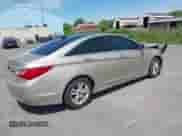 2012 Hyundai Sonata SE с VIN 5NPEC4AC8CH324754, выставлен на аукционе IAAI как лот 43207070 с пробегом 161 244 миль миль и . История ставок и продаж доступна на DreamBid. Изображение 4.