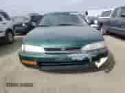 1996 Honda Accord LX z VIN 1HGCD5639TA015189, wystawiony jako Copart lot #70016855 z przebiegiem 223 903 mil mil oraz Szkoda całkowita • Salvage title. Historia ofert i sprzedaży dostępna na DreamBid. Obrazek 5.