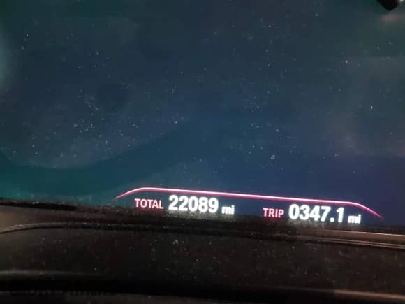 2019 BMW 5 Series 530e xDrive z VIN WBAJB1C51KB376190, wystawiony jako IAAI lot #41610326 z przebiegiem 22 089 mil mil oraz . Historia ofert i sprzedaży dostępna na DreamBid. Obrazek 15.