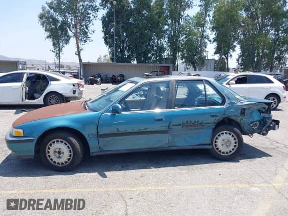 1991 Honda Accord EX z VIN JHMCB7560MC063583, wystawiony jako IAAI lot #42563870 z przebiegiem 226 798 mil mil oraz . Historia ofert i sprzedaży dostępna na DreamBid. Obrazek 14.