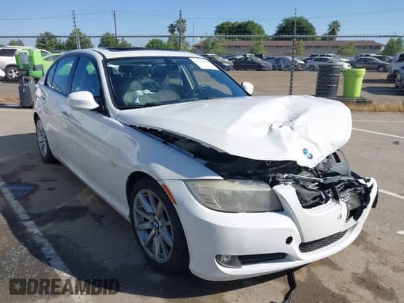 2011 BMW 3 Series 328i с VIN WBAPH7C57BE126396, выставлен на аукционе IAAI как лот 42202901 с пробегом Не указан миль и . История ставок и продаж доступна на DreamBid. Изображение 1.