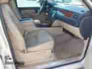 2008 Chevrolet Tahoe 1LT z VIN 1GNFC13038R211436, wystawiony jako IAAI lot #43239679 z przebiegiem 218 677 mil mil oraz . Historia ofert i sprzedaży dostępna na DreamBid. Obrazek 5.