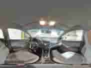 2012 Hyundai Accent SE z VIN KMHCU5AE6CU054999, wystawiony jako Copart lot #81822645 z przebiegiem 95 131 mil mil oraz Szkoda całkowita • Salvage title. Historia ofert i sprzedaży dostępna na DreamBid. Obrazek 14.