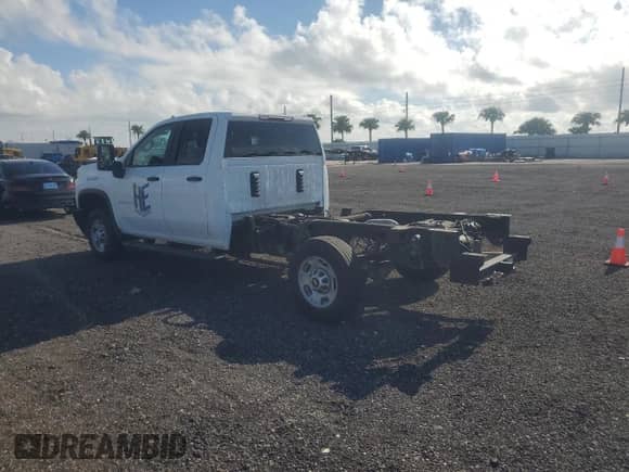 2020 Chevrolet Silverado 2500HD Work Truck с VIN 1GB2WLE74LF275830, выставлен на аукционе Copart как лот 67990505 с пробегом 130 786 миль миль и На запчасти • Non repairable. История ставок и продаж доступна на DreamBid. Изображение 2.