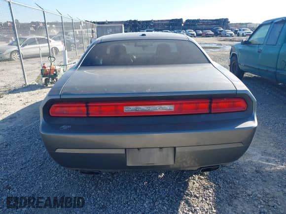 2011 Dodge Challenger z VIN 2B3CJ4DGXBH581564, wystawiony jako IAAI lot #43507881 z przebiegiem 218 317 mil mil oraz . Historia ofert i sprzedaży dostępna na DreamBid. Obrazek 16.