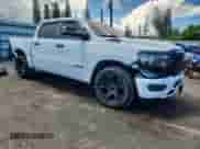 2023 Ram 1500 Big Horn z VIN 1C6RREFG4PN608266, wystawiony jako Copart lot #69124525 z przebiegiem 96 646 mil mil oraz Szkoda całkowita • Salvage title. Historia ofert i sprzedaży dostępna na DreamBid. Obrazek 4.