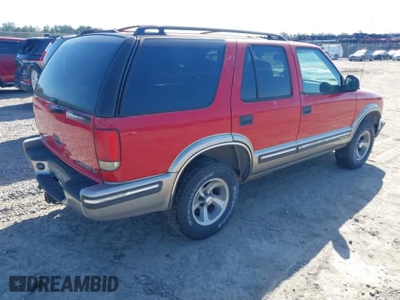 1998 Chevrolet Blazer LS с VIN 1GNCS13W3W2251015, выставлен на аукционе IAAI как лот 43497810 с пробегом 177 248 миль миль и . История ставок и продаж доступна на DreamBid. Изображение 4.