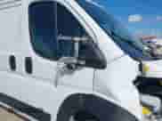 2023 Ram ProMaster Cargo z VIN 3C6LRVVG1PE606308, wystawiony jako IAAI lot #42824322 z przebiegiem 60 497 mil mil oraz . Historia ofert i sprzedaży dostępna na DreamBid. Obrazek 19.