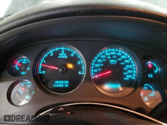 2008 Chevrolet Suburban LTZ z VIN 3GNFK16YX8G158402, wystawiony jako Copart lot #67206405 z przebiegiem 216 058 mil mil oraz Szkoda całkowita • Salvage title. Historia ofert i sprzedaży dostępna na DreamBid. Obrazek 9.