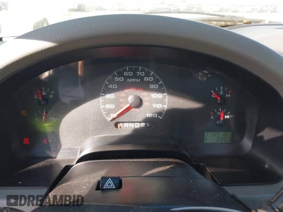 2007 Ford F-150 XL z VIN 1FTRF12WX7NA53086, wystawiony jako IAAI lot #43450854 z przebiegiem 113 918 mil mil oraz . Historia ofert i sprzedaży dostępna na DreamBid. Obrazek 7.