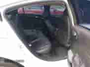 2017 Chevrolet Cruze Premier z VIN 3G1BF6SM8HS588110, wystawiony jako IAAI lot #42567710 z przebiegiem 116 173 mil mil oraz . Historia ofert i sprzedaży dostępna na DreamBid. Obrazek 8.