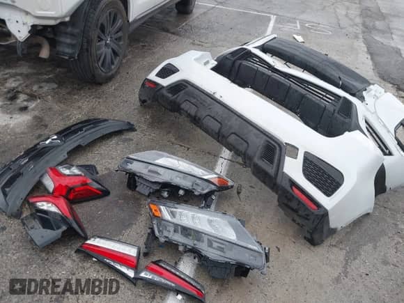 2023 Mitsubishi Outlander ES z VIN JA4ARUAU9PU014995, wystawiony jako IAAI lot #41550250 z przebiegiem 34 388 mil mil oraz . Historia ofert i sprzedaży dostępna na DreamBid. Obrazek 19.