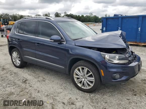 2017 Volkswagen Tiguan с VIN WVGMV7AX6HK002838, выставлен на аукционе Copart как лот 64211654 с пробегом 85 386 миль миль и Списание • Salvage title. История ставок и продаж доступна на DreamBid. Изображение 4.