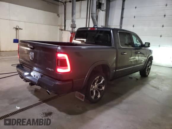 2022 Ram 1500 Limited z VIN 1C6SRFHT6NN261635, wystawiony jako Copart lot #86405215 z przebiegiem 47 384 mil mil oraz Czysty tytuł • Clean title. Historia ofert i sprzedaży dostępna na DreamBid. Obrazek 3.