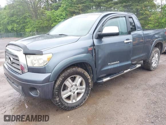 2008 Toyota Tundra Limited с VIN 5TBBV58198S501555, выставлен на аукционе IAAI как лот 42321052 с пробегом 248 154 миль миль и . История ставок и продаж доступна на DreamBid. Изображение 2.