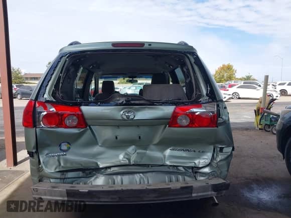 2010 Toyota Sienna CE с VIN 5TDKK4CC1AS307336, выставлен на аукционе IAAI как лот 43356058 с пробегом 184 071 миль миль и . История ставок и продаж доступна на DreamBid. Изображение 17.