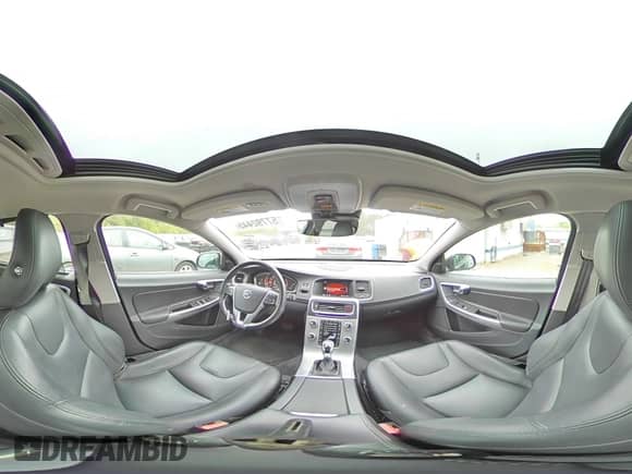 2017 Volvo S60 Inscription с VIN LYV402TK8HB149281, выставлен на аукционе Copart как лот 57792445 с пробегом 113 925 миль миль и Списание • Salvage title. История ставок и продаж доступна на DreamBid. Изображение 14.