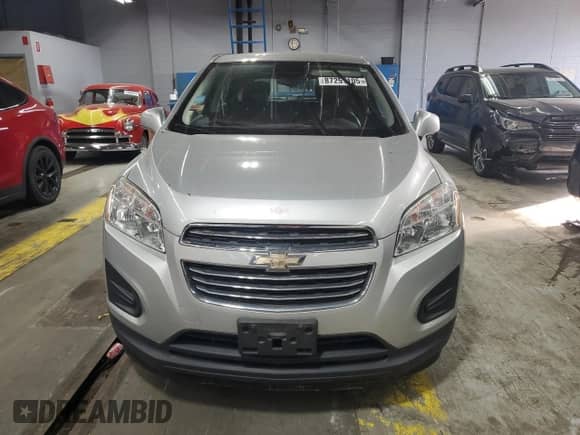 2016 Chevrolet Trax LS z VIN 3GNCJKSB6GL227055, wystawiony jako Copart lot #87251105 z przebiegiem 120 835 mil mil oraz Czysty tytuł • Clean title. Historia ofert i sprzedaży dostępna na DreamBid. Obrazek 5.