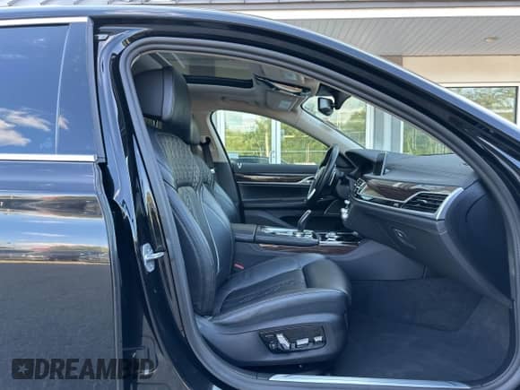 2022 BMW 7 Series 740i xDrive с VIN WBA7T4C06NCK78073, выставлен на аукционе IAAI как лот 42783922 с пробегом 104 432 миль миль и . История ставок и продаж доступна на DreamBid. Изображение 5.