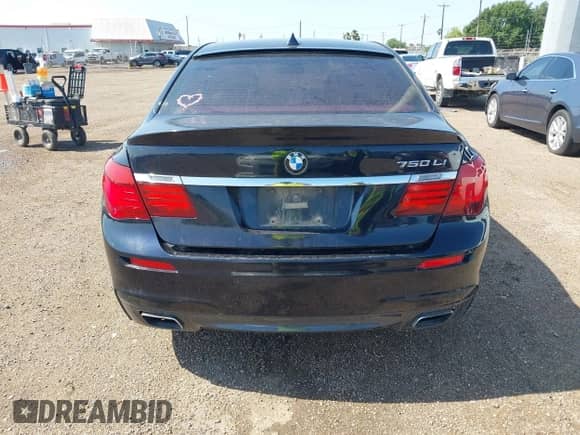 2013 BMW 7 Series 750Li с VIN WBAYE8C5XDD132351, выставлен на аукционе IAAI как лот 42229382 с пробегом 145 088 миль миль и . История ставок и продаж доступна на DreamBid. Изображение 16.