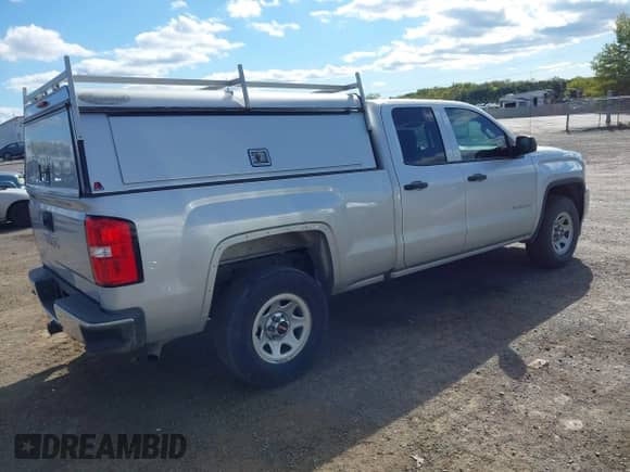2018 GMC Sierra 1500 with VIN 1GTV2LEH6JZ219459, listed as a IAAI auction lot 43406112 with 208,221 mi miles and . Bid and sale history available at DreamBid. Image 4.