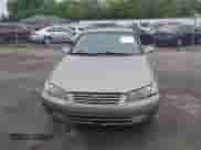 1997 Toyota Camry LE z VIN 4T1BF22K9VU027811, wystawiony jako IAAI lot #42314577 z przebiegiem 216 255 mil mil oraz . Historia ofert i sprzedaży dostępna na DreamBid. Obrazek 12.