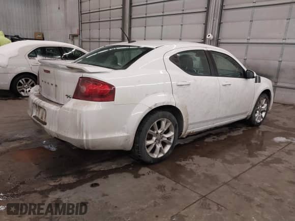 2014 Dodge Avenger R/T с VIN 1C3CDZBG9EN165415, выставлен на аукционе IAAI как лот 41472367 с пробегом 194 105 миль миль и . История ставок и продаж доступна на DreamBid. Изображение 4.