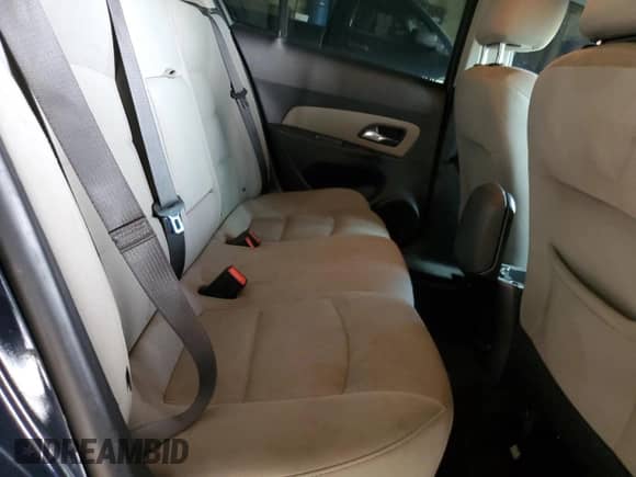 2014 Chevrolet Cruze 1LT z VIN 1G1PC5SB0E7396052, wystawiony jako Copart lot #82611565 z przebiegiem Nie podano mil oraz Szkoda całkowita • Salvage title. Historia ofert i sprzedaży dostępna na DreamBid. Obrazek 10.