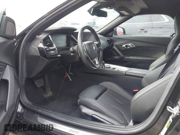 2020 BMW Z4 sDrive30i with VIN WBAHF3C06LWW54465, listed as a IAAI auction lot 42086908 with 22,494 mi miles and . Bid and sale history available at DreamBid. Image 8.