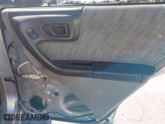 2002 Subaru Forester S with VIN JF1SF65642H705305, listed as a IAAI auction lot 43214359 with Not provided miles and . Bid and sale history available at DreamBid. Image 12.