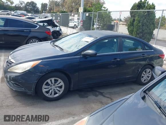 2011 Hyundai Sonata GLS z VIN 5NPEB4AC8BH151190, wystawiony jako IAAI lot #43024466 z przebiegiem 102 082 mil mil oraz . Historia ofert i sprzedaży dostępna na DreamBid. Obrazek 14.