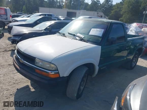 1999 Chevrolet S-10 LS Xtreme with VIN 1GCCS1443X8110160, listed as a IAAI auction lot 43120347 with 230,976 mi miles and . Bid and sale history available at DreamBid. Image 17.