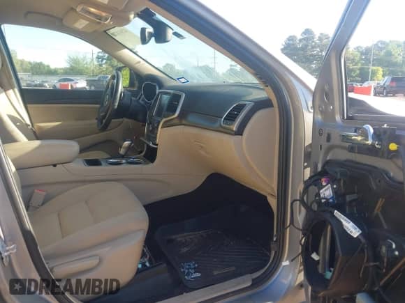 2017 Jeep Grand Cherokee 75th Anniversary z VIN 1C4RJFAG2HC816396, wystawiony jako IAAI lot #42010700 z przebiegiem 109 711 mil mil oraz . Historia ofert i sprzedaży dostępna na DreamBid. Obrazek 5.