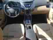 2013 Hyundai Elantra GLS с VIN KMHDH4AE5DU631333, выставлен на аукционе Copart как лот 85094795 с пробегом 191 440 миль миль и Списание • Salvage title. История ставок и продаж доступна на DreamBid. Изображение 8.