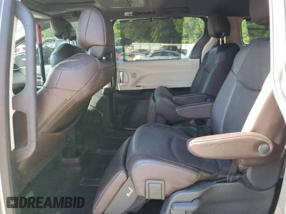 2022 Toyota Sienna Platinum с VIN 5TDERKEC9NS129434, выставлен на аукционе Copart как лот 70479265 с пробегом 72 192 миль миль и Списание • Salvage title. История ставок и продаж доступна на DreamBid. Изображение 11.