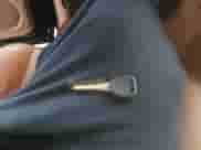 2013 Chevrolet Tahoe LTZ z VIN 1GNSCCE03DR122449, wystawiony jako IAAI lot #42860317 z przebiegiem 181 518 mil mil oraz . Historia ofert i sprzedaży dostępna na DreamBid. Obrazek 11.