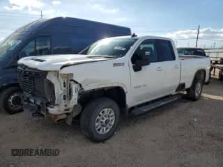 2021 Chevrolet Silverado 2500HD LT z VIN 1GC5YNE77MF177181, wystawiony jako Copart lot #71586594 z przebiegiem 68 704 mil mil oraz Szkoda całkowita • Salvage title. Historia ofert i sprzedaży dostępna na DreamBid. Obrazek 1.