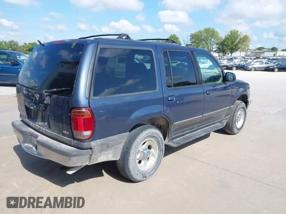 2000 Ford Explorer XLT with VIN 1FMZU73X0YZA83266, listed as a IAAI auction lot 42989787 with 224,704 mi miles and . Bid and sale history available at DreamBid. Image 4.