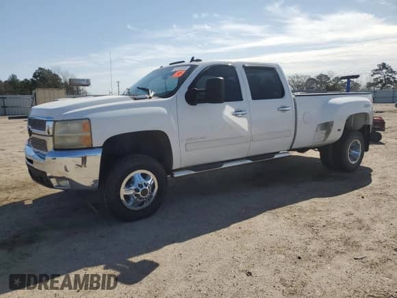 2008 Chevrolet Silverado 3500HD DRW LTZ с VIN 1GCJK33678F197144, выставлен на аукционе Copart как лот 45183335 с пробегом 148 724 миль миль и Списание • Salvage title. История ставок и продаж доступна на DreamBid. Изображение 1.
