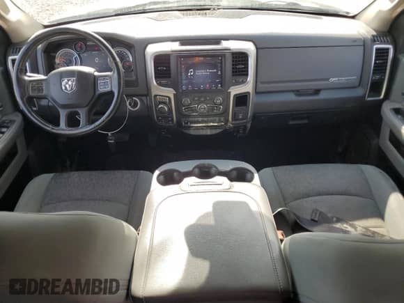 2018 Ram 1500 Big Horn z VIN 1C6RR7TT9JS204739, wystawiony jako Copart lot #62665355 z przebiegiem 83 724 mil mil oraz Szkoda całkowita • Salvage title. Historia ofert i sprzedaży dostępna na DreamBid. Obrazek 8.