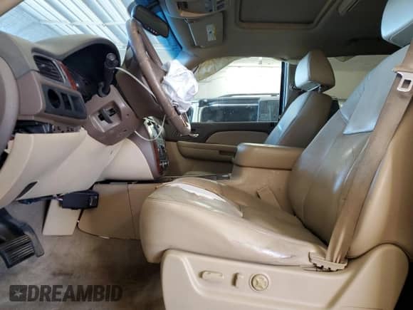 2009 Chevrolet Tahoe LTZ с VIN 1GNFC33089R177538, выставлен на аукционе Copart как лот 80501405 с пробегом 244 416 миль миль и Списание • Salvage title. История ставок и продаж доступна на DreamBid. Изображение 7.