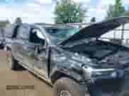 2025 Chevrolet Colorado 4WD ZR2 z VIN 1GCPTFEK6S1148086, wystawiony jako IAAI lot #42688523 z przebiegiem Nie podano mil oraz . Historia ofert i sprzedaży dostępna na DreamBid. Obrazek 6.